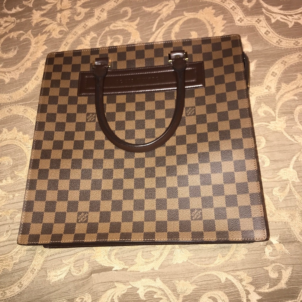 Louis Vuitton bag. Vintage.